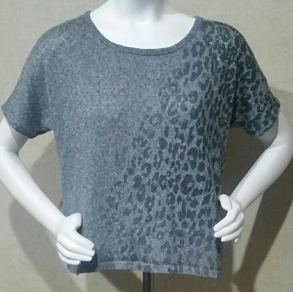 Gray Leopard Design Top by Jaclyn Smith Size XL|